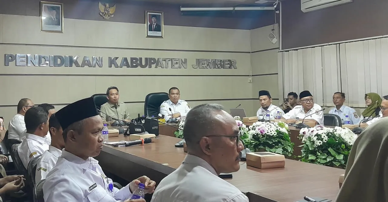 Kunjungan Kerja Bupati Jember ke Dinas Pendidikan: Gus Fawaid Paparkan Progres dan Jadwal Seleksi Beasiswa Bergema